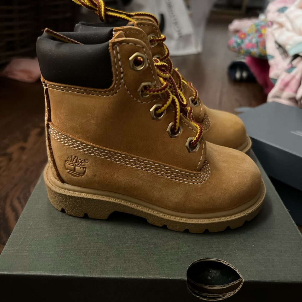 NWT Timberland Toddler Boots size 5